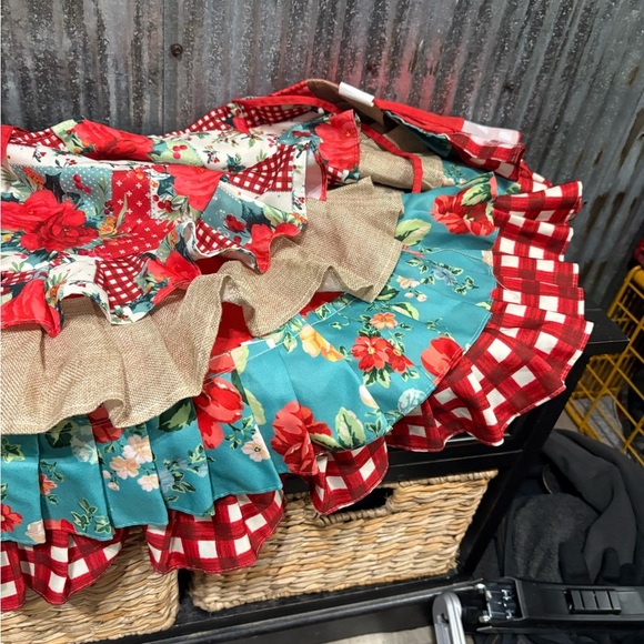 RETIRED The Pioneer Woman 48" 4-Tier Linen Ruffle Christmas Tree Skirt Gingham - Picture 2 of 4